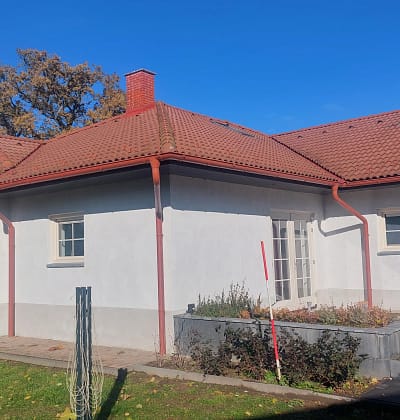Huis kopen in Hongarije Kisfalud Woonhuis Terras Zijaanzicht
